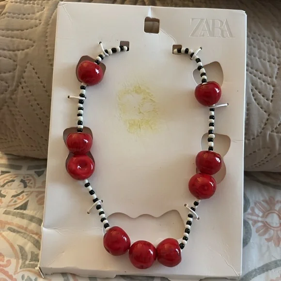 Nwt- Zara- cherry bead necklace - Picture 3 of 4